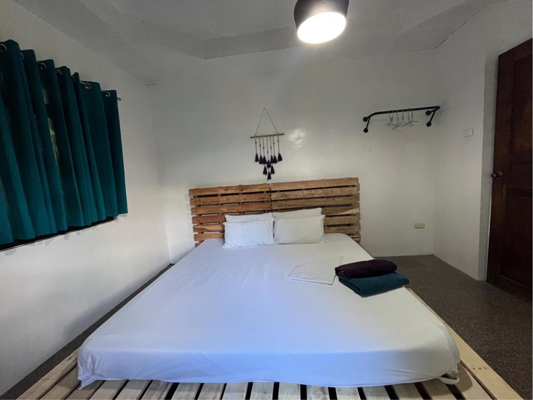 Uncharted Hostel Puerto Galera Luaran gambar